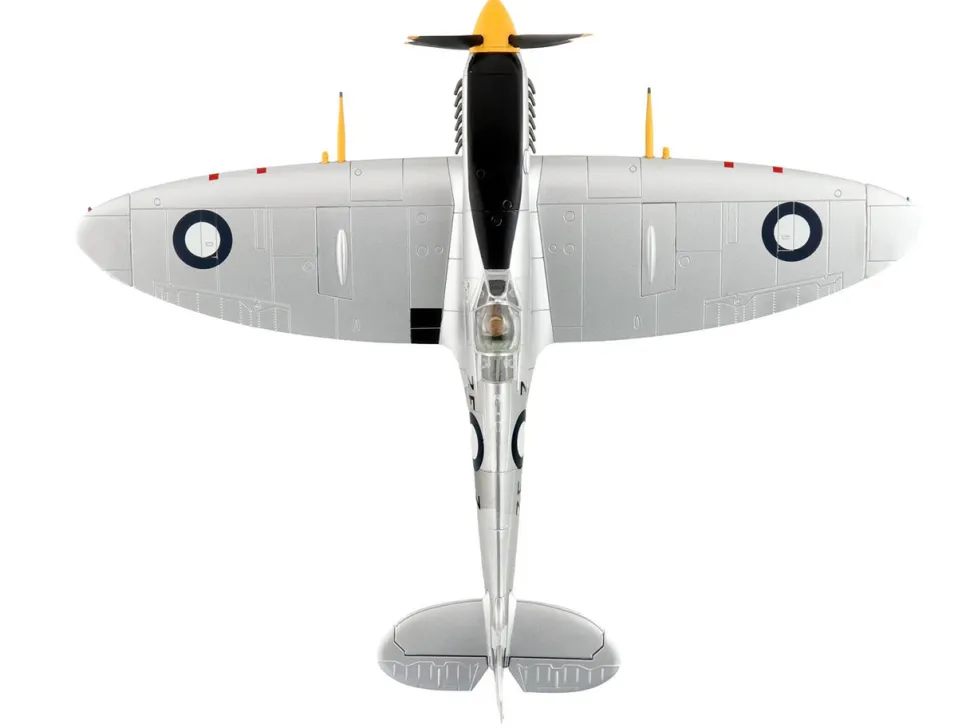 Supermarine Spitfire Mk VIII Fighter Aircraft "A53-379, Flight Lieutenant David Glaser, No. 549 Squadron, Strauss Airstrip" (1944) Royal Australian Air Force "Air Power Series" 1/48 Diecast Model by Hobby Master