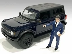 The Dealership Male Salesperson Figurine for 1/24 Scale Models American Diorama 76407