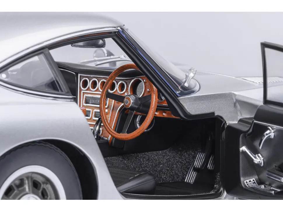 1967 Toyota 2000GT RHD (Right Hand Drive) Silver Metallic 1/18 Model Car by Autoart