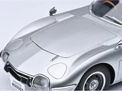 1967 Toyota 2000GT RHD (Right Hand Drive) Silver Metallic 1/18 Model Car by Autoart