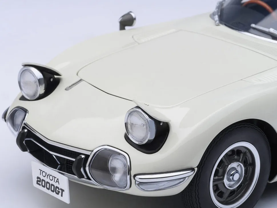1967 Toyota 2000GT RHD (Right Hand Drive) White 1/18 Model Car by Autoart