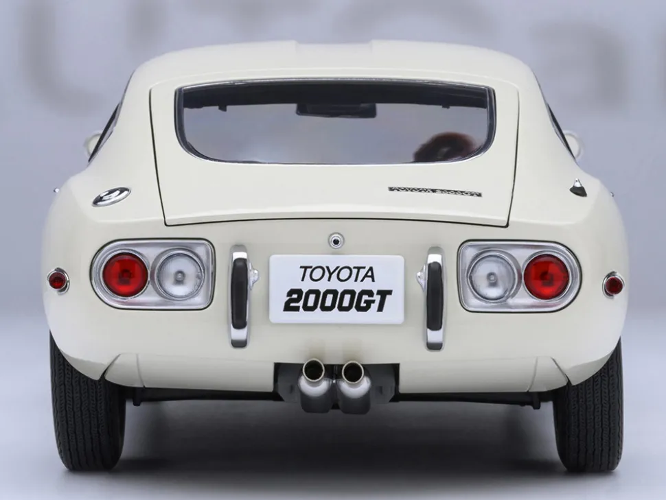 1967 Toyota 2000GT RHD (Right Hand Drive) White 1/18 Model Car by Autoart