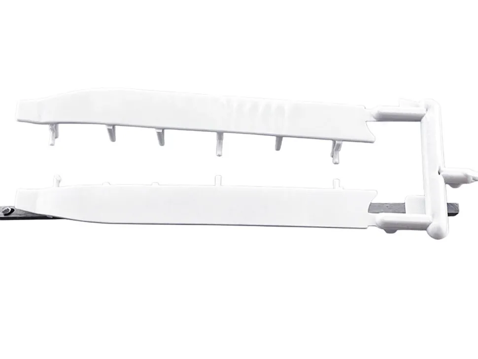 Trailer Wind Skirts for 53' Dry Vans White 1/87 (HO) Plastic Model Car by HO Logistics